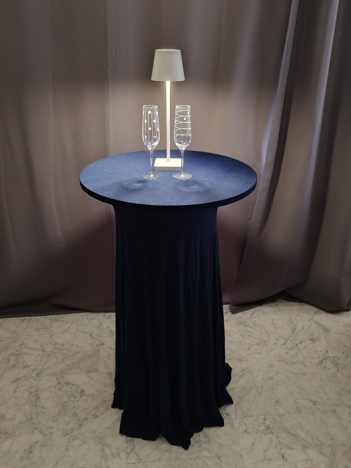 Gabalitains: nappe poseur mange debout skirt jupe bleu marine