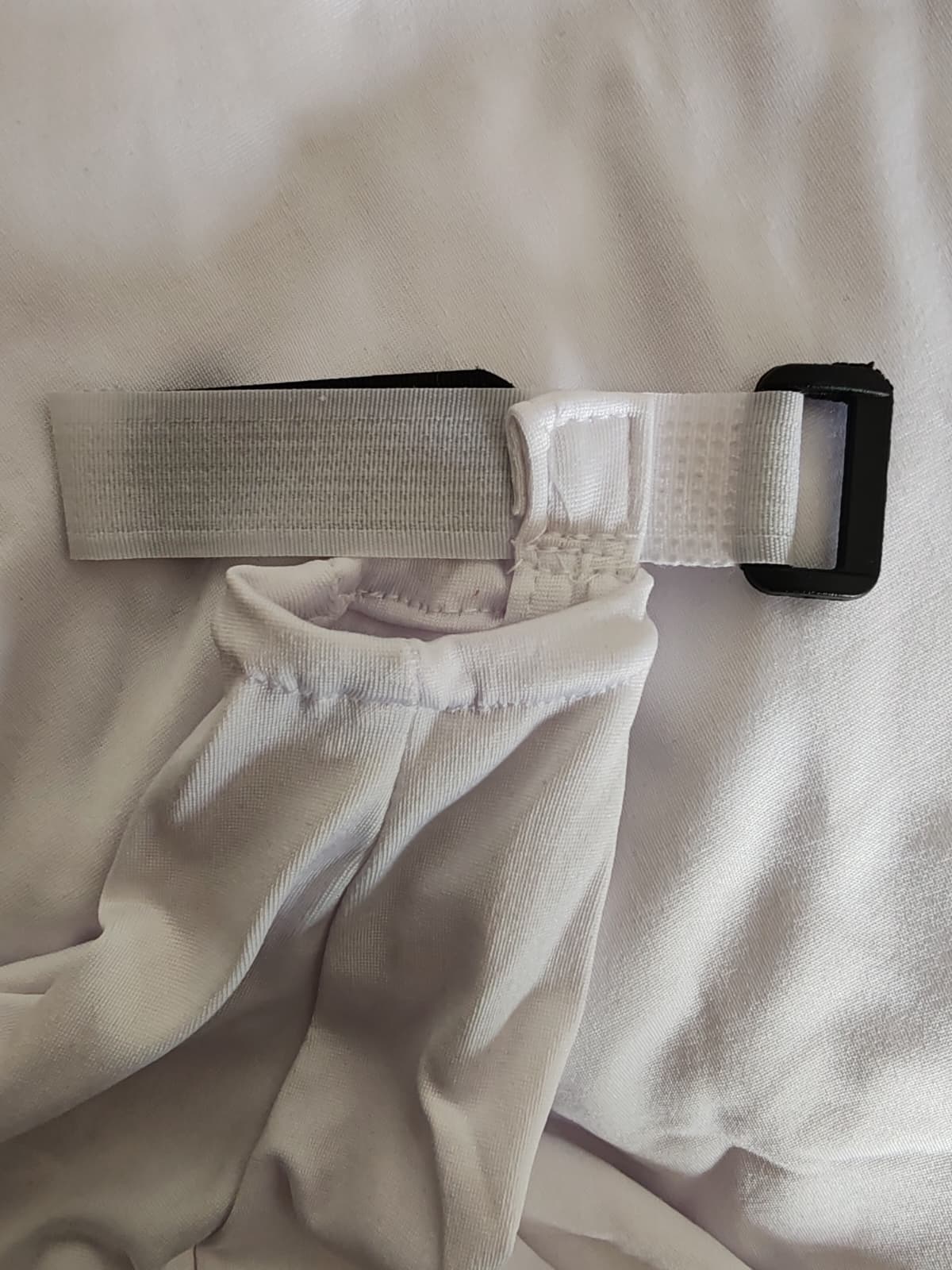 Attache velcro scrims blanc